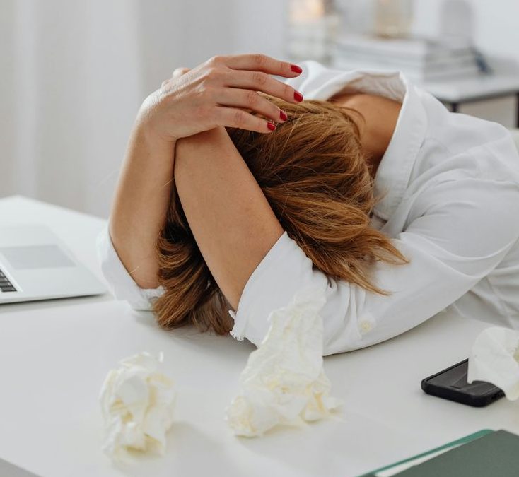 Endometriosi e stanchezza: perché ti senti sempre esausta e come gestirla